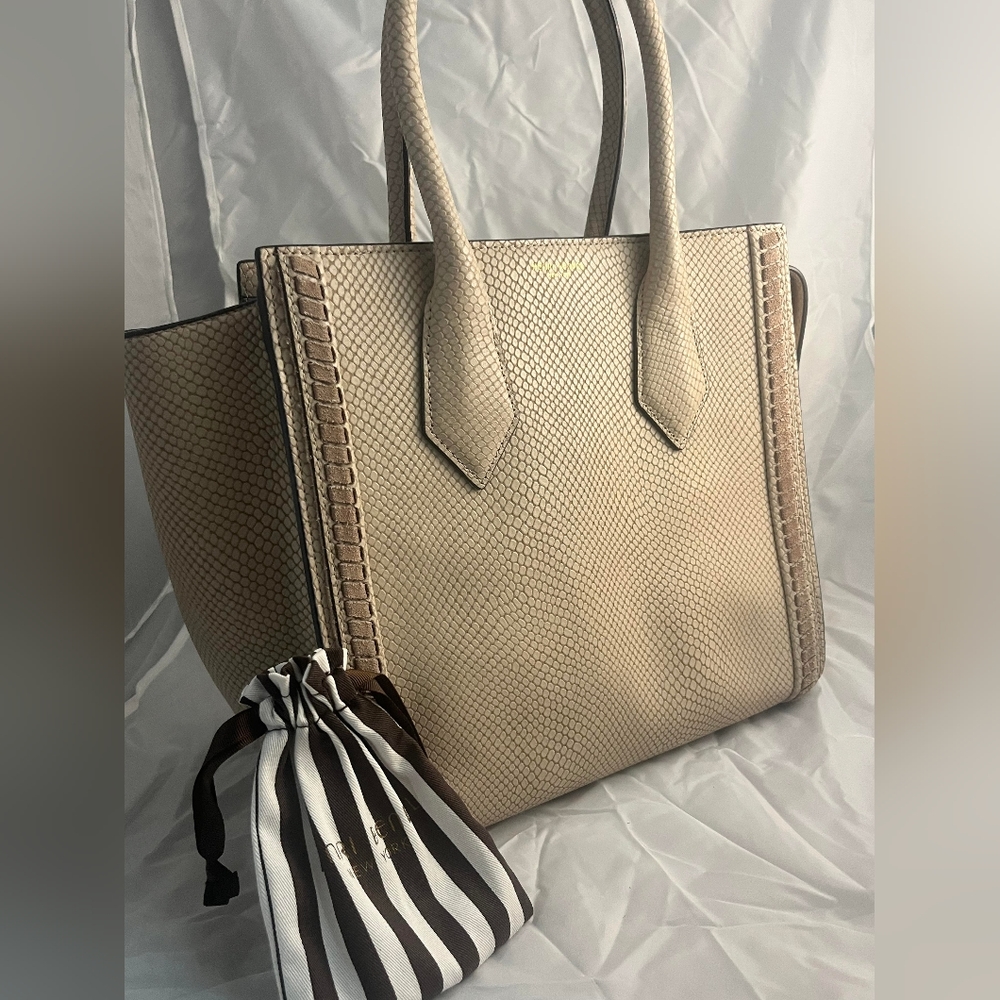 Henri Bendel Large Rivington Tote purse w/ new petals bag tag charms and cover